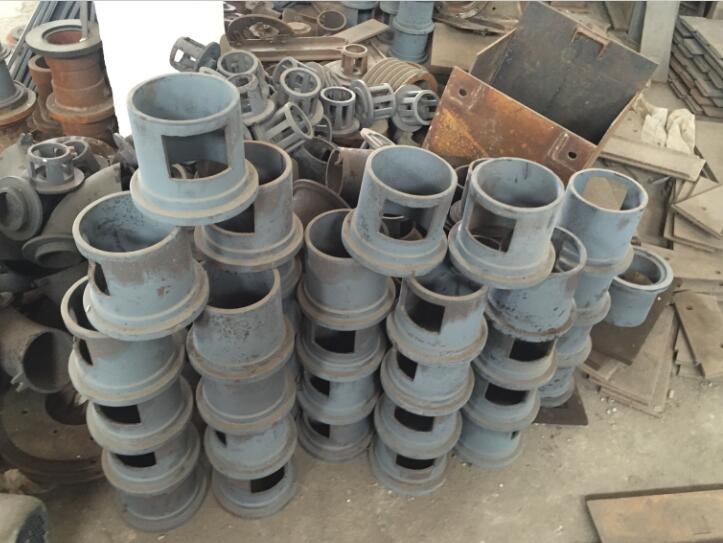 只要調整定向套角度就能提高彈丸拋射效果使通過式拋丸機運行平穩(wěn)